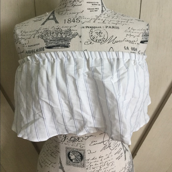 🐚🐚American Eagle Stripped Crop🐚🐚 - Picture 2 of 6